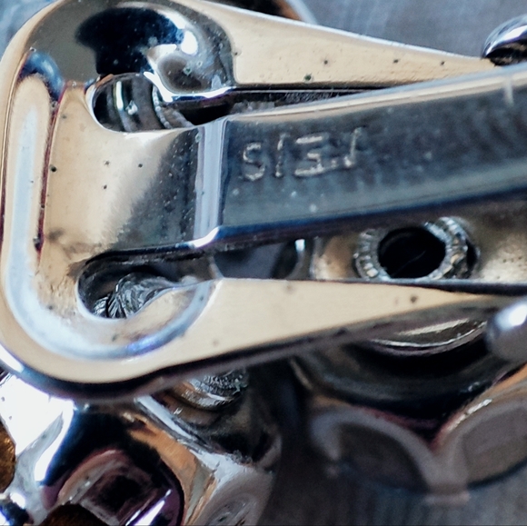 Aurora Borealis Blue Round Vintage Crystal Clip Earrings Prong Set Signed WEISS? - Picture 8 of 11